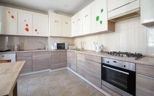 Colored balloons - 3 bedrooms, 3 bathrooms, equipped large apartments