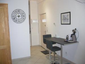 Appartements Agreable studio st omer : photos des chambres