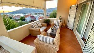 Trogir center exclusive seaview apartment for 4