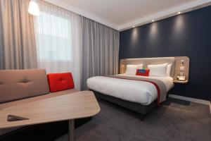 Hotels Holiday Inn Express Paris - Velizy, an IHG Hotel : photos des chambres