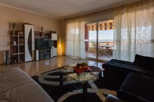 One-Bedroom Apartment room in Montenegro Apartments Utjeha