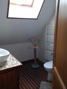 Maisons d'hotes Le Clos des Tilleuls D Day Home 2 Chambres d'hotes 1 suite avec un sauna privatif et 1 suite avec 1 balneotherapie privative et petit dejeuner inclus et 1 Gite pour 3 personnes sans petit dejeuner, en supplement option SPA bain a remous : photos des chambres