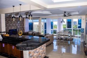 EMIRATES REEF APARTMENT 8D