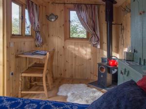 Glamping Hut room in Siabod Huts