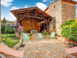 Maisons de vacances Spacious Holiday Home in Saint Martin le Redon with Garden : photos des chambres