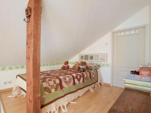 Maisons de vacances Spacious Holiday Home in Saint Martin le Redon with Garden : photos des chambres