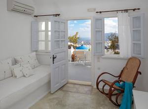 Altana Heritage Suites Santorini Greece