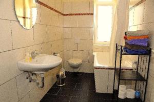 3-Raum-Fewo-Dresden-Zentrum-Balkon-Blick-auf-Altstadt-L10