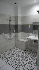 Hotels Le Regina Hotel et restaurant Canet-plage : photos des chambres