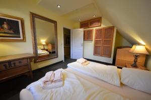 Lotsenhaus-in-Gross-Zicker-Halbinsel-Moenchgut