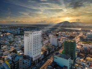 SAMDI HOTEL CLOSEST AIRPORT DANANG- Stay 3 Nights Free 1 Way Off to Airport