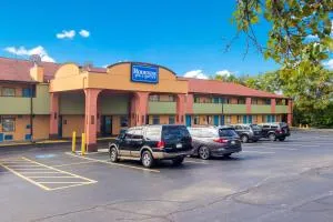 Rodeway Inn & Suites Monroeville-Pittsburgh - 蒙罗维尔