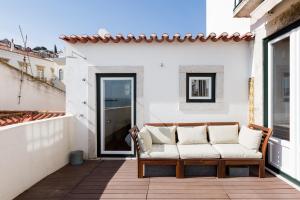 Alfama Terrace Best River and Historic City View Spacious and Charming Ground Floor 18th Century Building