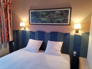 Hotels Hotel Le Sully La Roche Sur Yon : Chambre Double