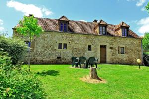 Maisons de vacances COMBAS village de gites : Maison 4 Chambres