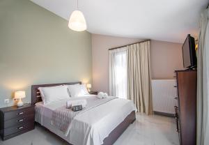 Zissis Villa & pool 5min drive to beach