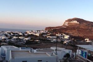 The big house with seaview Folegandros Greece