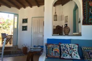 The big house with seaview Folegandros Greece