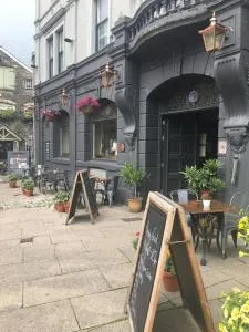 Kings Arms Hotel - Flookburgh