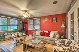 Stylish Suburban Home w Pool! 10 Mi to Royal Mtn