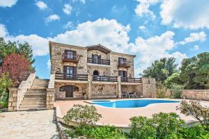 Koiliomenos Villa Sleeps 12 with Pool and Air Con Zakynthos Greece