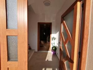 Ferienwohnung-Roncevic-nur-50-m-vom-Meer