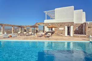 Kanalia Villa Sleeps 10 with Pool and Air Con Myconos Greece