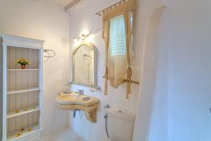 Kanalia Villa Sleeps 10 with Pool and Air Con Myconos Greece