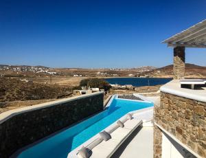 Ano Mera Villa Sleeps 8 with Pool and Air Con Myconos Greece