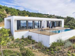 Villas Spacious villa in Albitreccia with Swimming Pool : photos des chambres