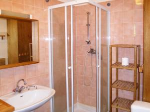 Chalets Chalet in La Lechere near Ski Lift : photos des chambres