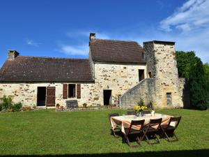 Maisons de vacances Characteristic holiday home with 4 ha grounds and lovely view : photos des chambres