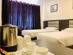 Golden Parrk - Gingee