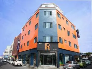 Jeju R Hotel & Guesthouse - Kŏro-dong