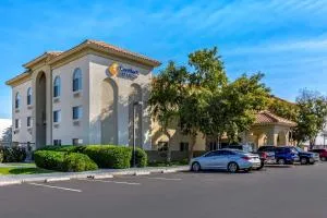 Comfort Inn & Suites Phoenix North - Deer Valley - 凤凰城