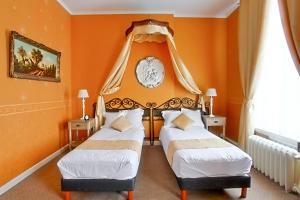 B&B / Chambres d'hotes Chateau de Moulin le Comte : Chambre Deluxe Double ou Lits Jumeaux