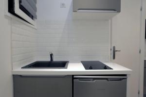 C005-Studette au centre Cannes