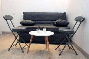 C005-Studette au centre Cannes