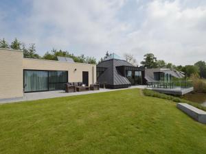 Secluded Villa in East Flanders with Pond