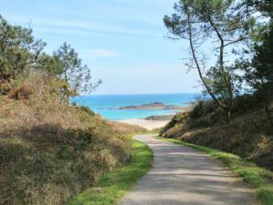 Maisons de vacances Comfortable holiday home in Brittany near the sea : photos des chambres