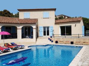 Villas Air conditioned villa with heated pool guesthouse and stunning views : photos des chambres