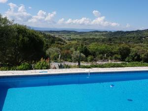 Villas Air conditioned villa with heated pool guesthouse and stunning views : photos des chambres
