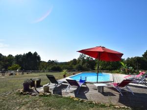 Maisons de vacances Lavish Home in Montferrand du P rigord Aquitaine with Pool : photos des chambres