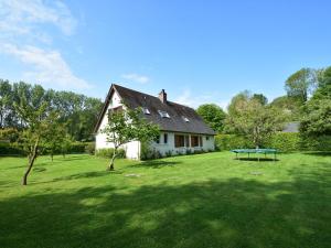 Maisons de vacances Serene Holiday Home in Saint Pierre le Vieux with Garden : photos des chambres