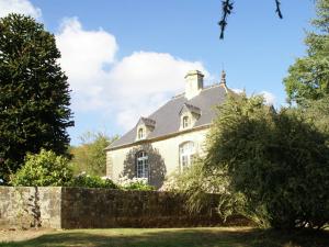 Maisons de vacances Alluring Holiday Home in Valognes with Garden : photos des chambres