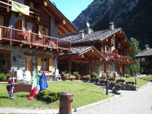 Stunning Apartment in Antey-Saint-Andre near Ski Lift