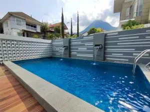 Gandaria Villa Batu - 谏义里