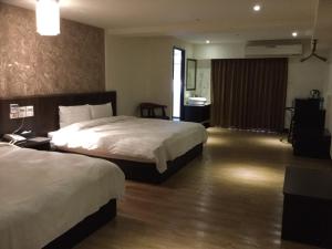 Dengfeng Milan Business Hotel