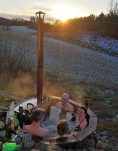 Pod tulipanem nad jeziorem