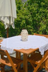 Tsakonas Plakes Studios Milos Greece